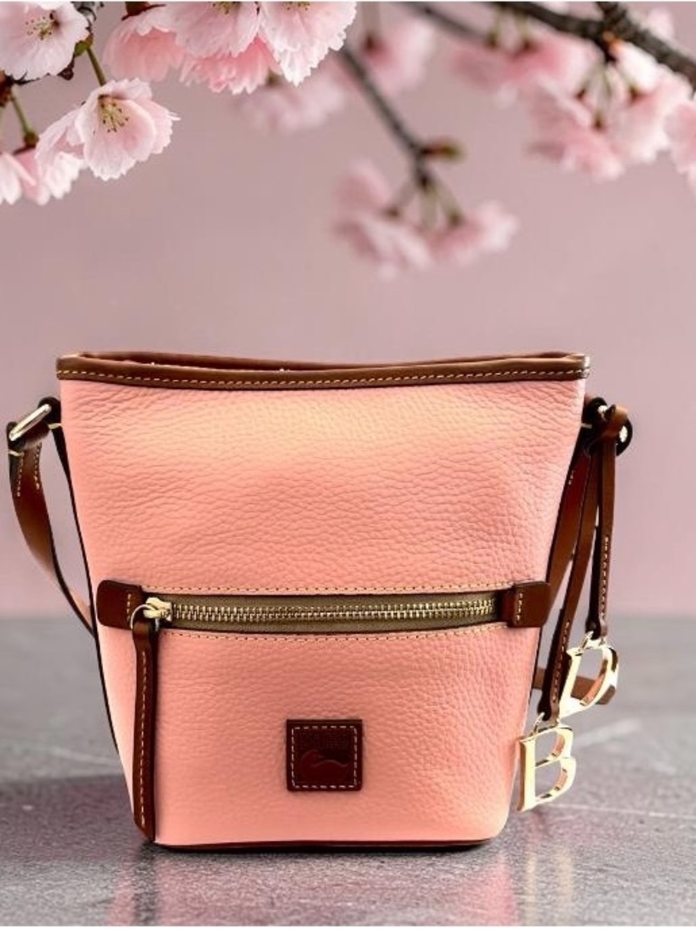 Dooney & Bourke Small Leather Zip Sac Shoulder Crossbody Bag D&B Hanging Tag